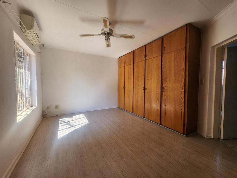 3 Bedroom Property for Sale in Die Hoewes Gauteng