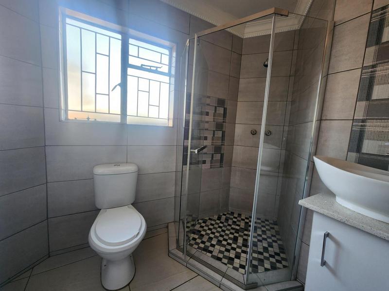 3 Bedroom Property for Sale in Die Hoewes Gauteng