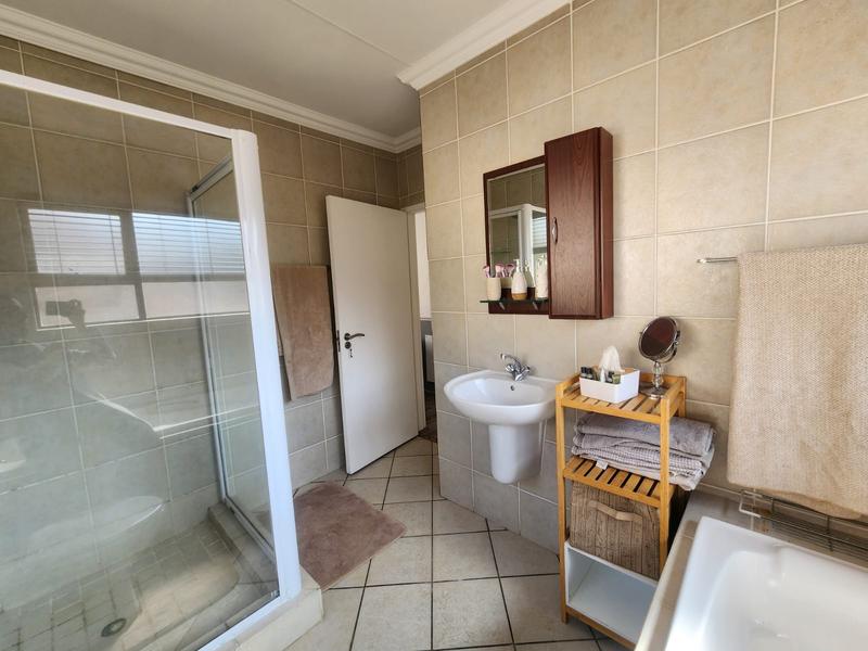 2 Bedroom Property for Sale in Glenvista Gauteng