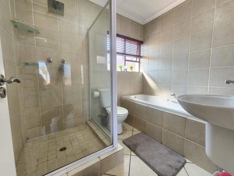 2 Bedroom Property for Sale in Glenvista Gauteng