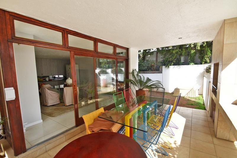 To Let 4 Bedroom Property for Rent in Sandown Gauteng
