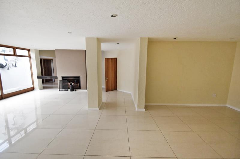 To Let 4 Bedroom Property for Rent in Sandown Gauteng