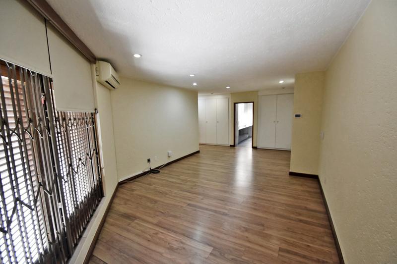 To Let 4 Bedroom Property for Rent in Sandown Gauteng