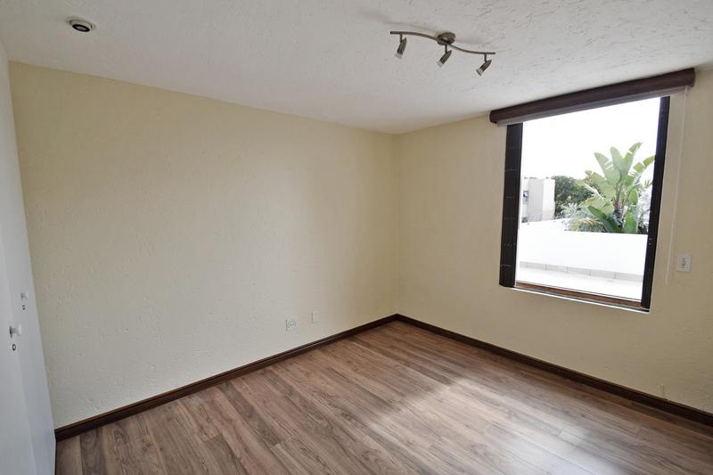 To Let 4 Bedroom Property for Rent in Sandown Gauteng