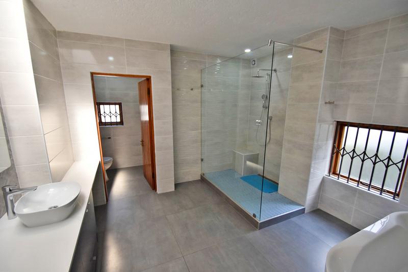 To Let 4 Bedroom Property for Rent in Sandown Gauteng
