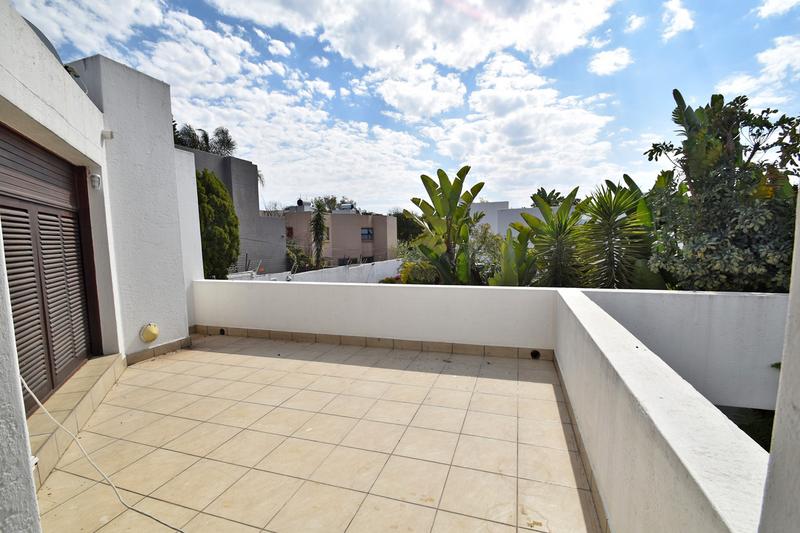 To Let 4 Bedroom Property for Rent in Sandown Gauteng