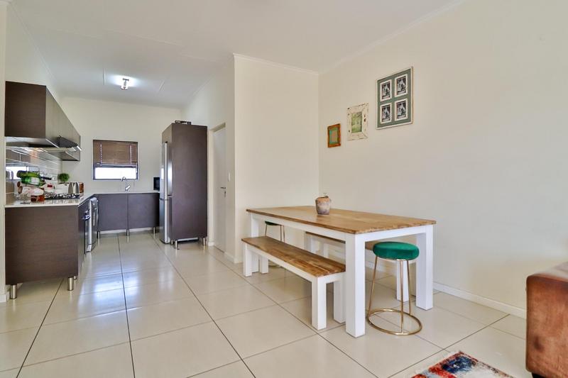 To Let 2 Bedroom Property for Rent in Greenstone Hill Gauteng