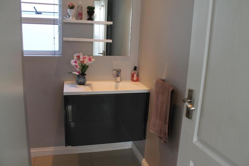 3 Bedroom Property for Sale in Edenvale Central Gauteng