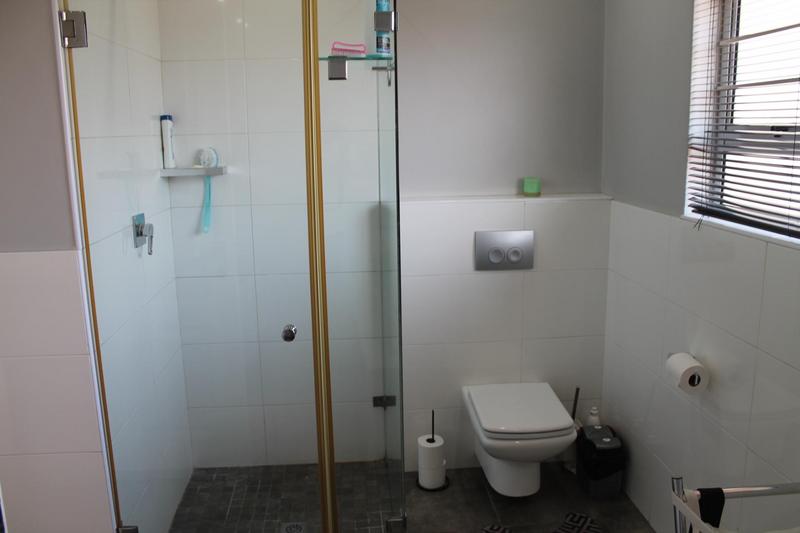 3 Bedroom Property for Sale in Edenvale Central Gauteng