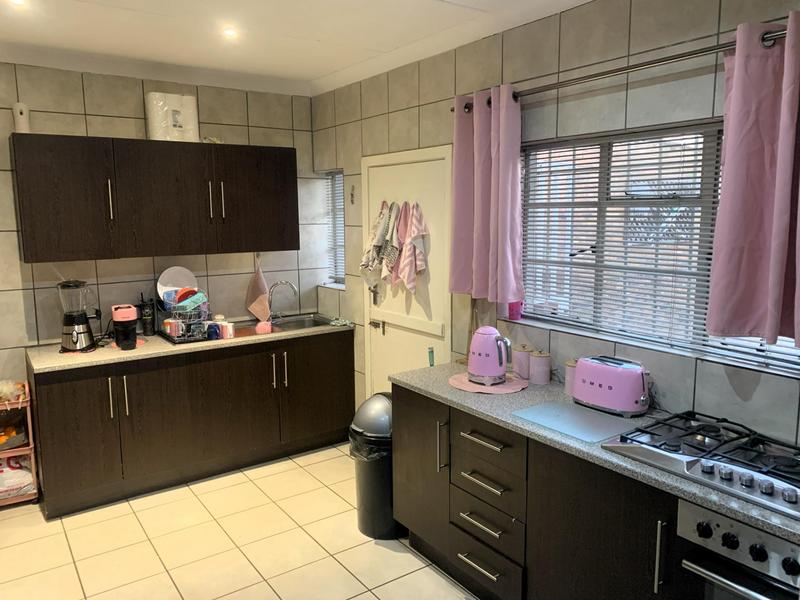 3 Bedroom Property for Sale in Cinderella Gauteng