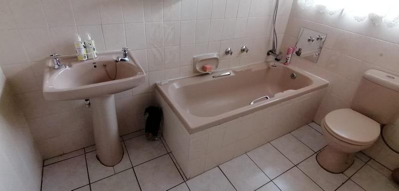 2 Bedroom Property for Sale in Woodmere Gauteng