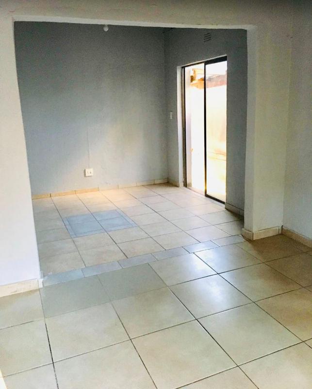 To Let 2 Bedroom Property for Rent in Birch Acres Gauteng