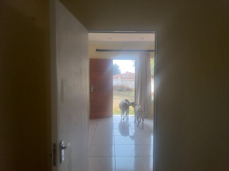 To Let 1 Bedroom Property for Rent in Lonehill Gauteng