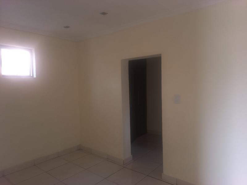 To Let 1 Bedroom Property for Rent in Lonehill Gauteng
