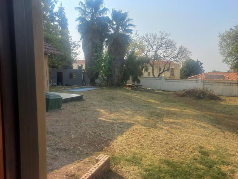 To Let 1 Bedroom Property for Rent in Lonehill Gauteng