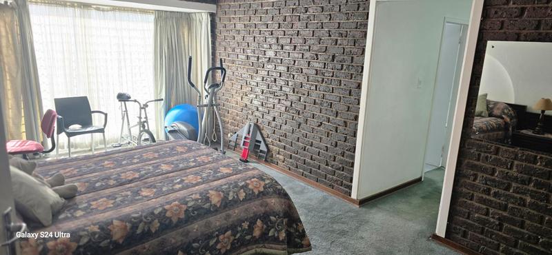 4 Bedroom Property for Sale in Sunward Park Gauteng