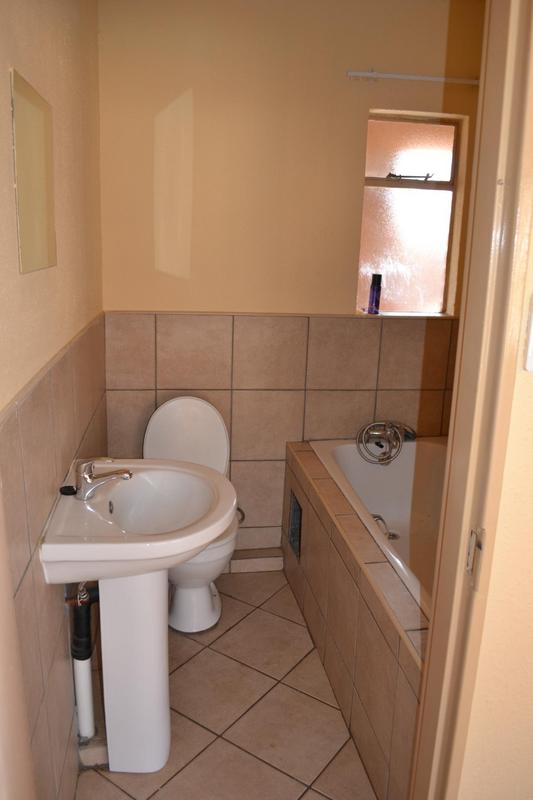 1 Bedroom Property for Sale in Krugersrus Gauteng