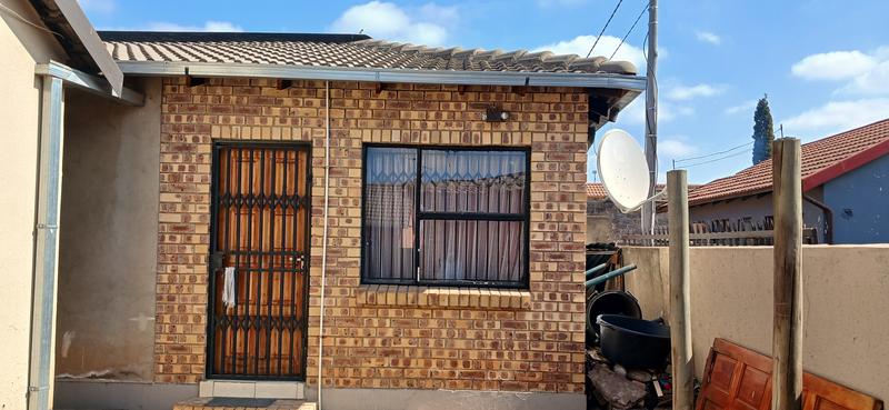 3 Bedroom Property for Sale in Clayville Gauteng