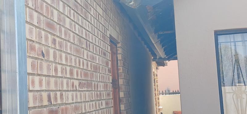 3 Bedroom Property for Sale in Clayville Gauteng