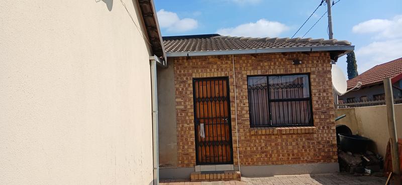 3 Bedroom Property for Sale in Clayville Gauteng