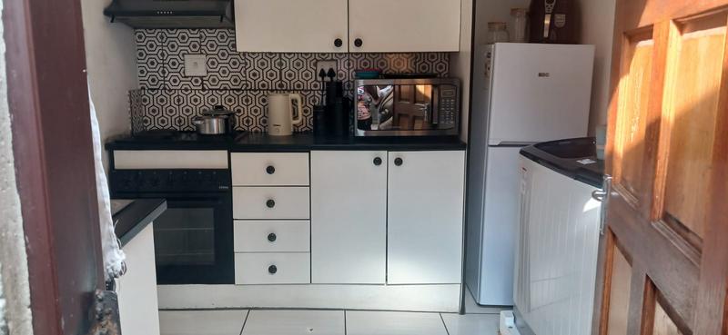 5 Bedroom Property for Sale in Clayville Gauteng