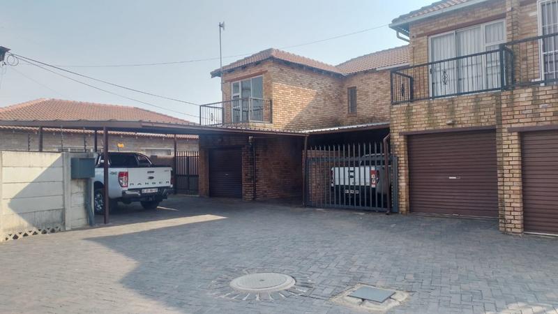 2 Bedroom Property for Sale in Eike Park Gauteng
