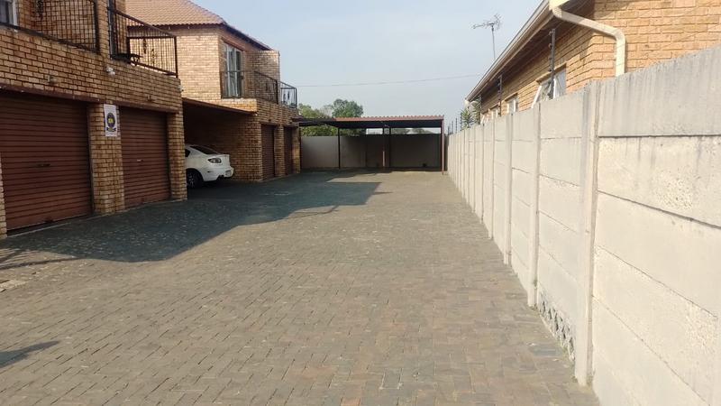 2 Bedroom Property for Sale in Eike Park Gauteng