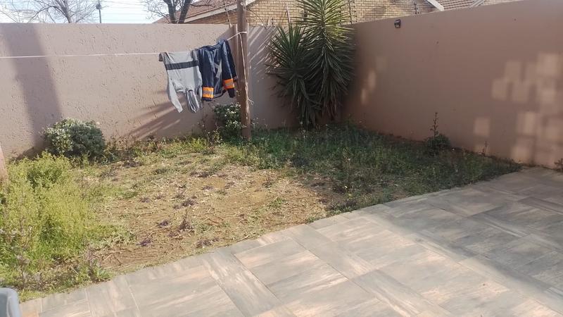 2 Bedroom Property for Sale in Eike Park Gauteng