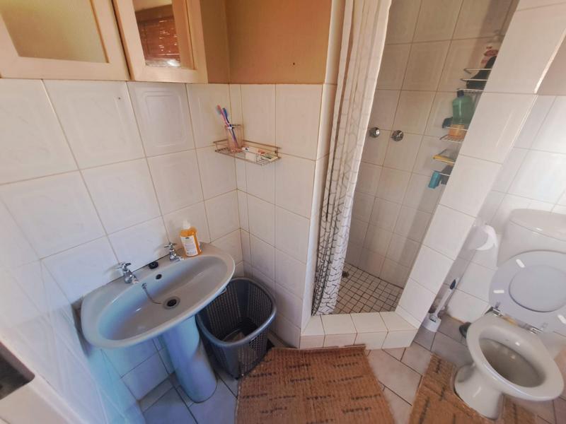 2 Bedroom Property for Sale in Heuweloord Gauteng