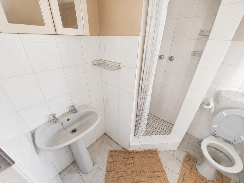 2 Bedroom Property for Sale in Heuweloord Gauteng