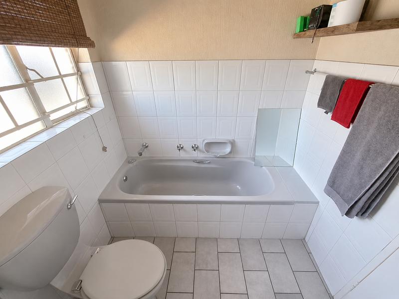 2 Bedroom Property for Sale in Heuweloord Gauteng