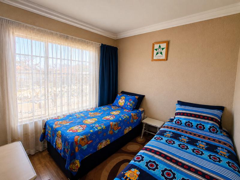 2 Bedroom Property for Sale in Heuweloord Gauteng