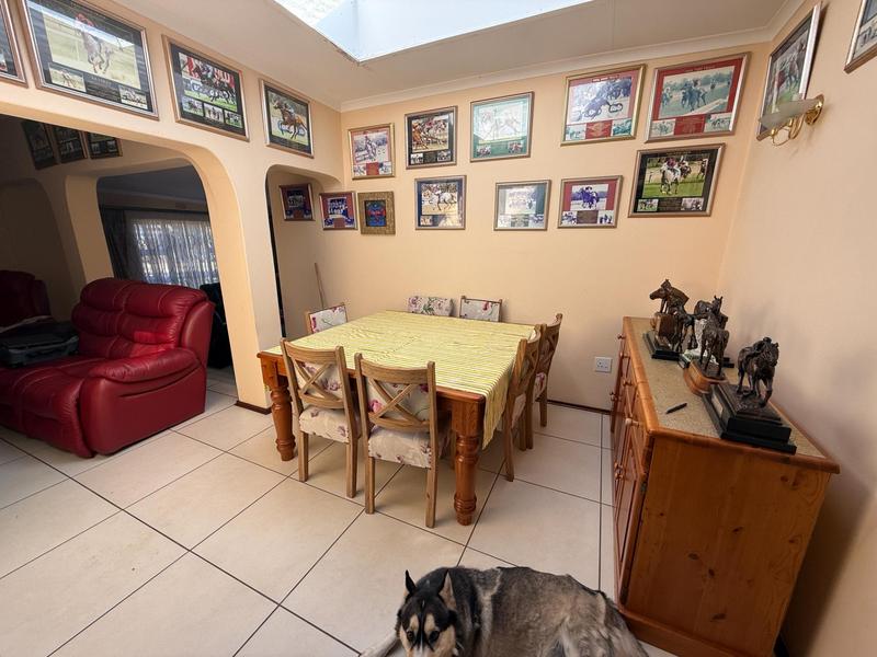 6 Bedroom Property for Sale in Rooihuiskraal Gauteng