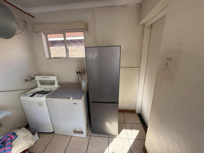 6 Bedroom Property for Sale in Rooihuiskraal Gauteng