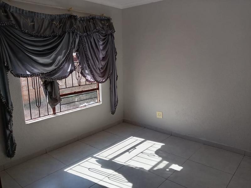 2 Bedroom Property for Sale in Orange Farm Gauteng