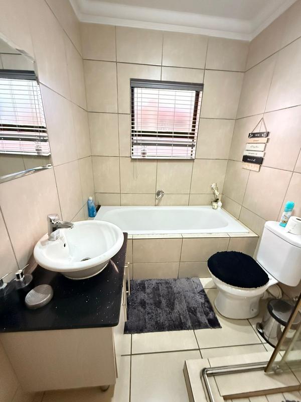 2 Bedroom Property for Sale in Comet Gauteng