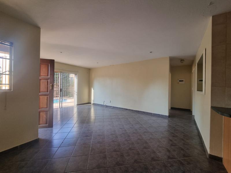2 Bedroom Property for Sale in Wierdaglen Estate Gauteng
