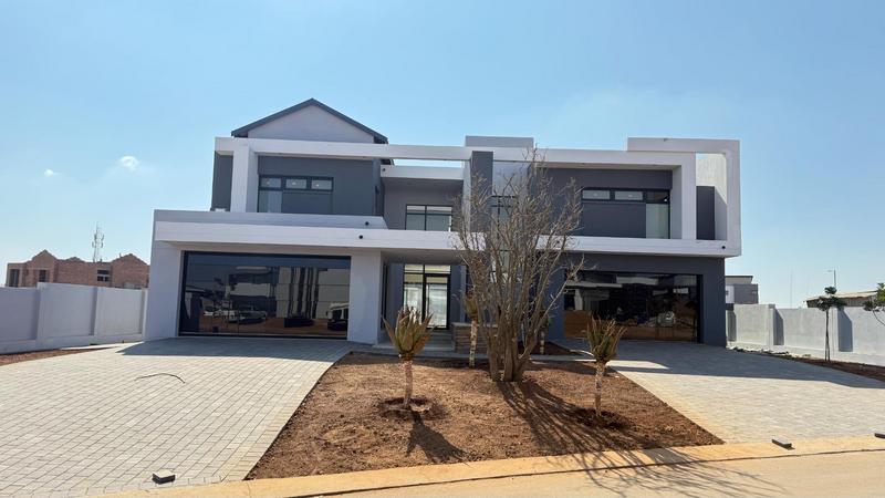 5 Bedroom Property for Sale in Midstream Heights Gauteng