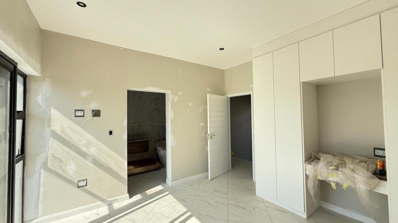 5 Bedroom Property for Sale in Midstream Heights Gauteng
