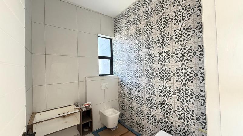 5 Bedroom Property for Sale in Midstream Heights Gauteng