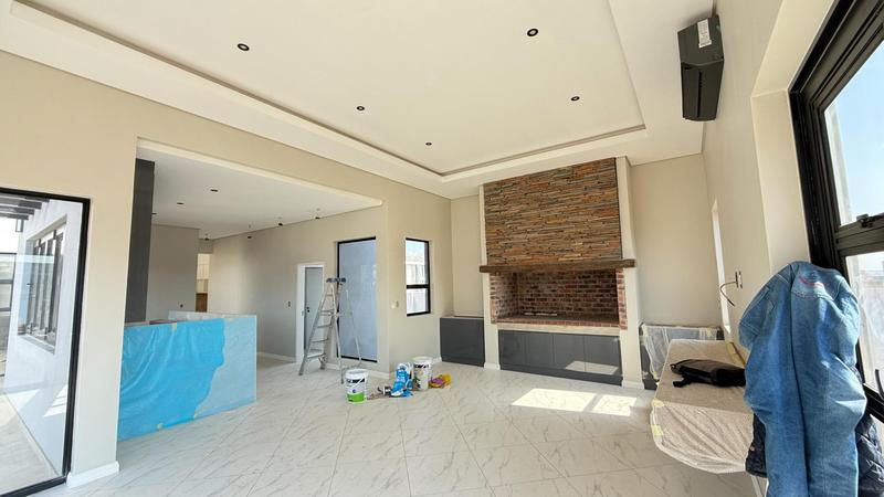 5 Bedroom Property for Sale in Midstream Heights Gauteng