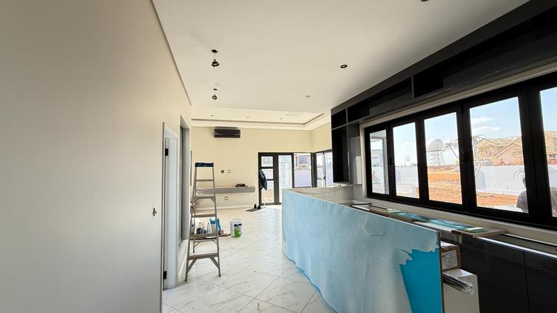 5 Bedroom Property for Sale in Midstream Heights Gauteng