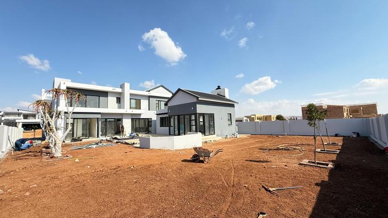 5 Bedroom Property for Sale in Midstream Heights Gauteng