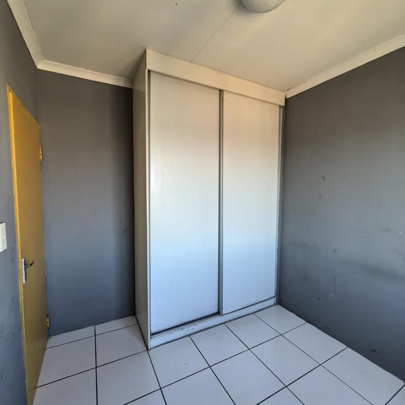 2 Bedroom Property for Sale in Fleurhof Gauteng