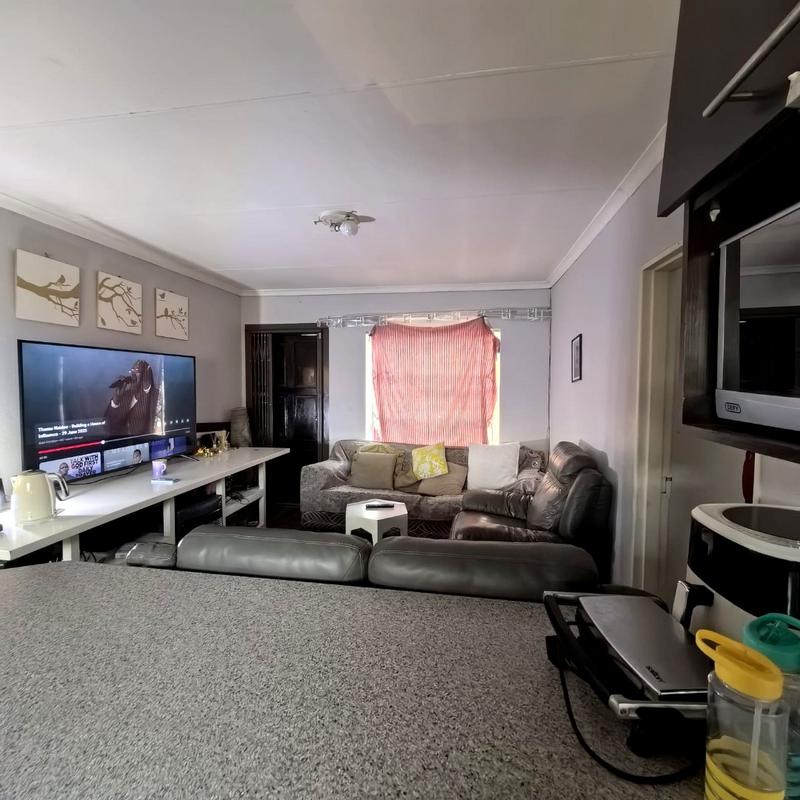 2 Bedroom Property for Sale in Honeypark Gauteng