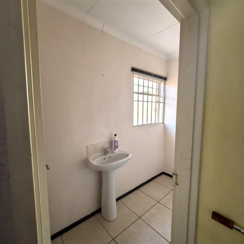 2 Bedroom Property for Sale in Honeypark Gauteng