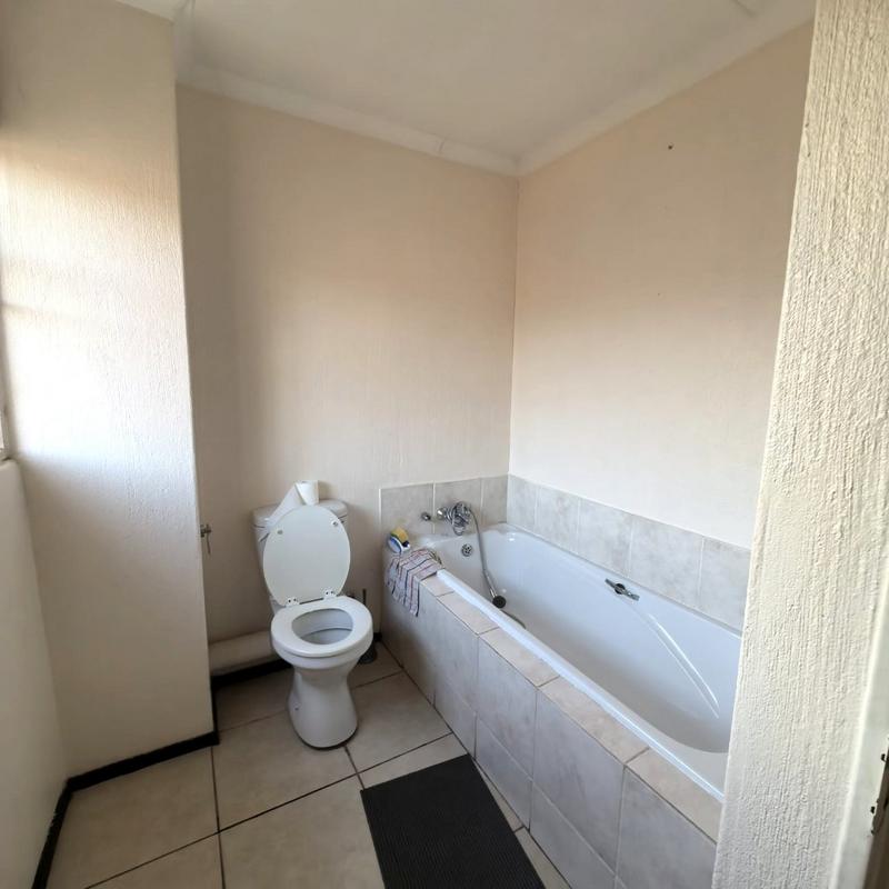 2 Bedroom Property for Sale in Honeypark Gauteng