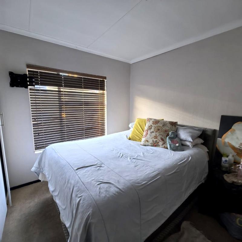 2 Bedroom Property for Sale in Honeypark Gauteng