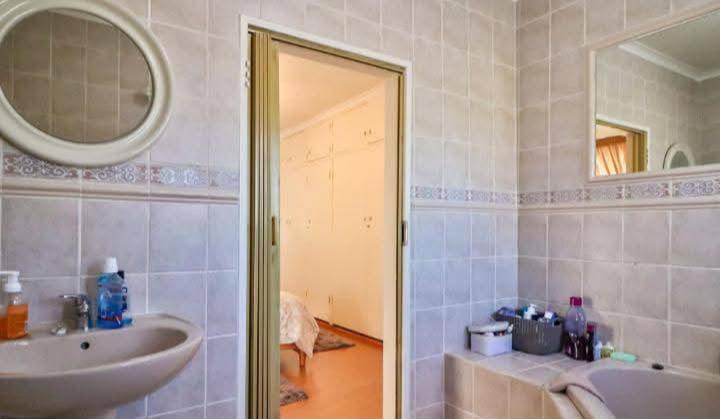 4 Bedroom Property for Sale in Randhart Gauteng