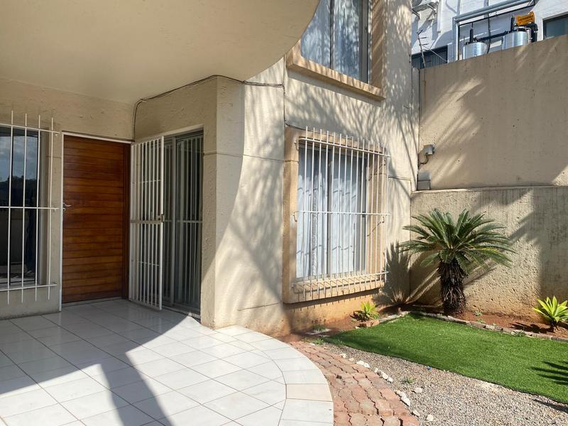 To Let 2 Bedroom Property for Rent in Sandown Gauteng